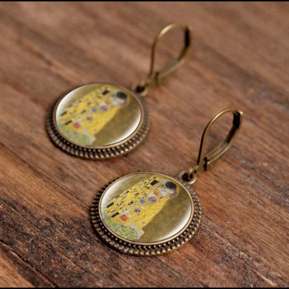 Unique Gustav Klimt “The Kiss” Pendant Earrings - Picture 3 of 6